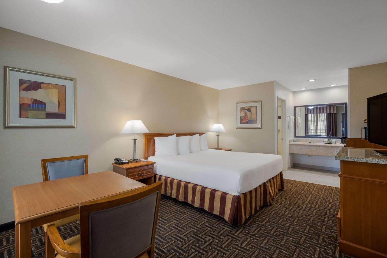 Best Western Norwalk Inn Eksteriør bilde
